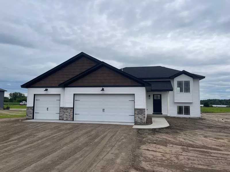 3462 328th AVE NE, Cambridge, MN 55008