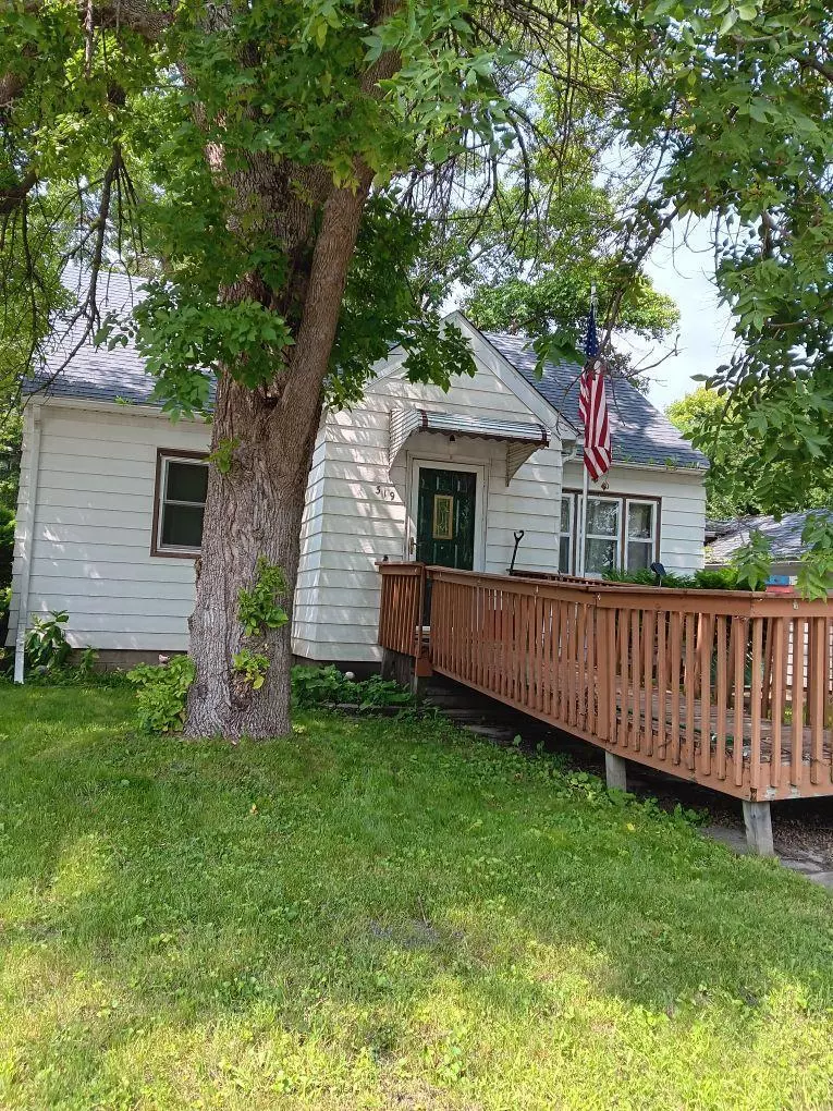 Silver Lake, MN 55381,319 Summit AVE