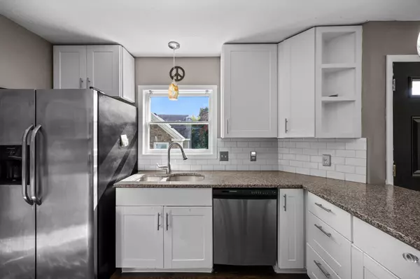 Eden Prairie, MN 55346,14341 Bedford DR