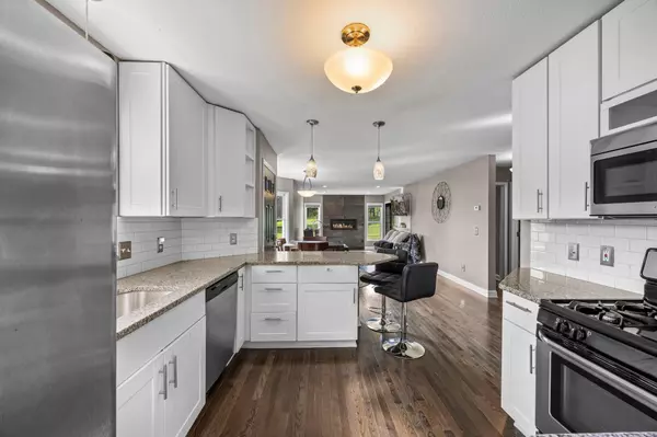Eden Prairie, MN 55346,14341 Bedford DR