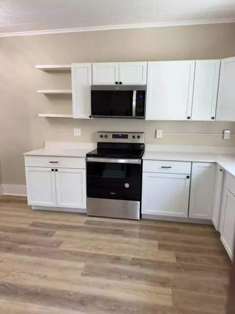 Duluth, MN 55806,423 Michigan AVE