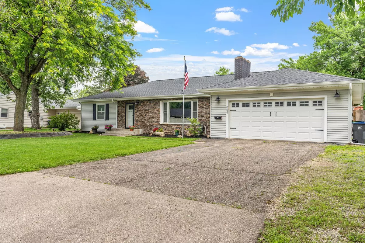 New Richmond, WI 54017,854 Fairfield RD
