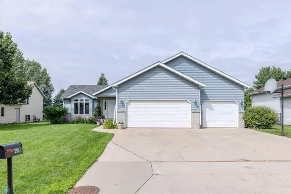 3911 7th ST S, Moorhead, MN 56560