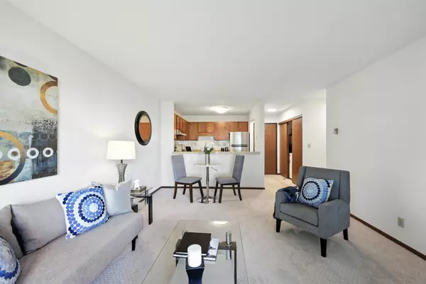 Minneapolis, MN 55417,4020 E 52nd ST #103