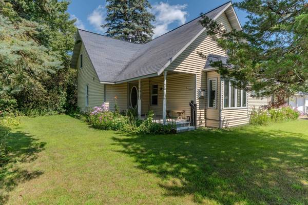 902 4th ST NE, Little Falls, MN 56345