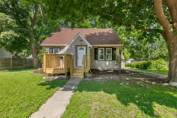 Hutchinson, MN 55350,584 Bluff ST NE