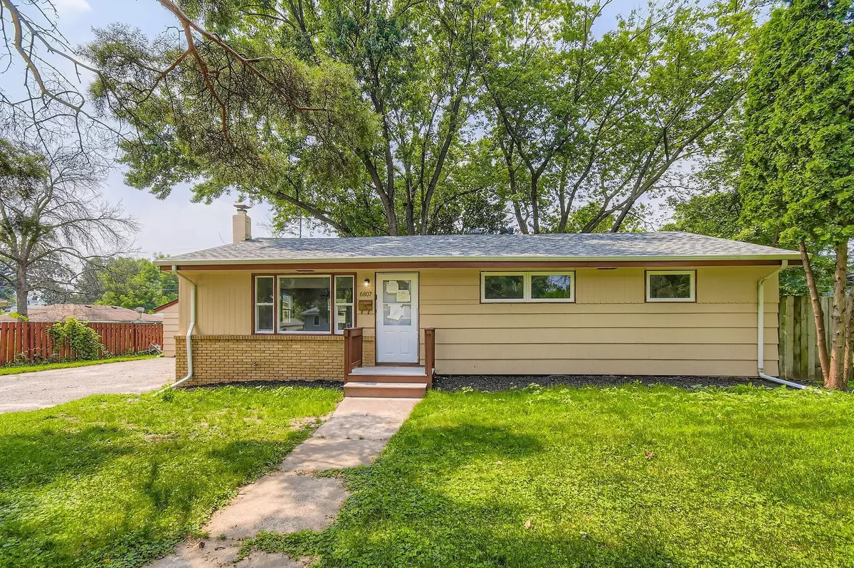Brooklyn Center, MN 55429,6807 Quail AVE N
