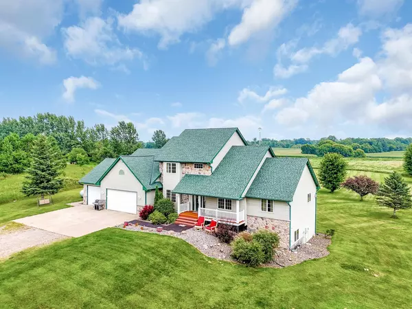 35887 Oasis RD, Chisago Lake Twp, MN 55045