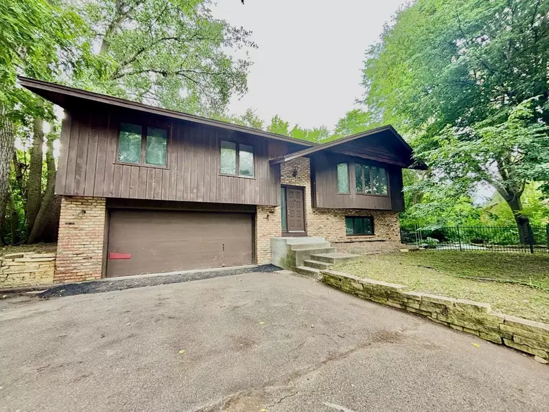 790 Carla LN, Little Canada, MN 55109