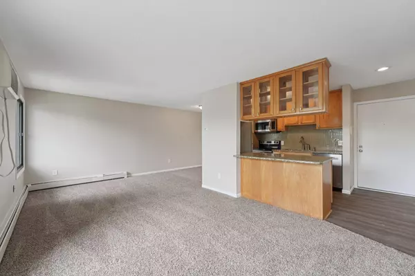 Eagan, MN 55122,4130 Rahn RD #308