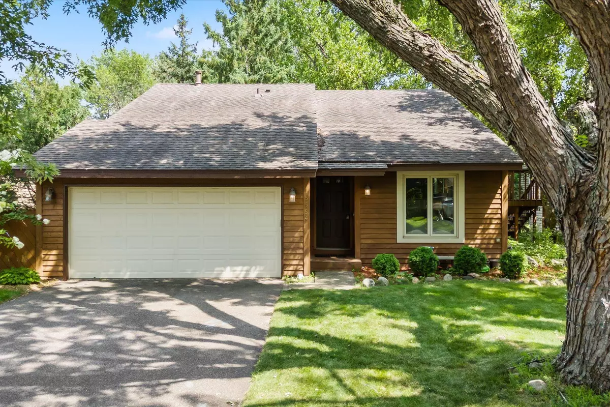 Shoreview, MN 55126,5554 Knoll DR
