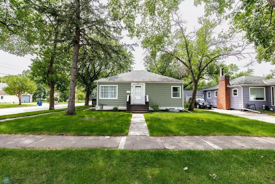 1337 4th AVE S, Moorhead, MN 56560