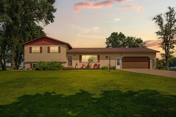 10525 210th ST W, Morristown, MN 55052