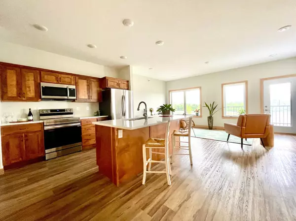 Bemidji, MN 56601,715 Lake Shore DR NE #201