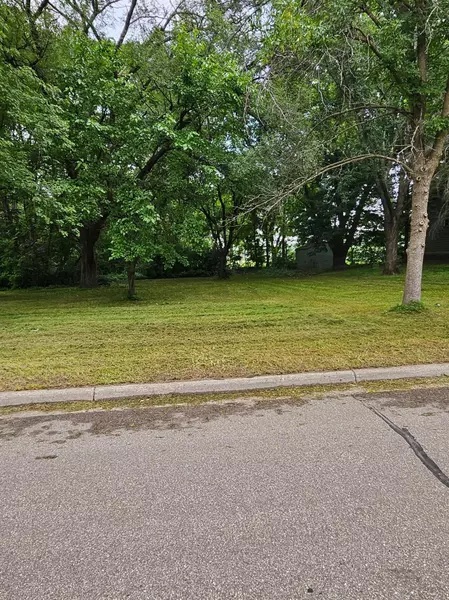 7008 Dutton AVE N, Brooklyn Park, MN 55428