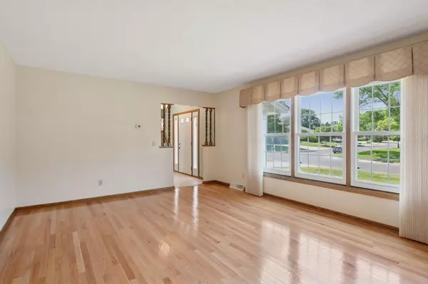 Falcon Heights, MN 55113,1834 Howell ST N