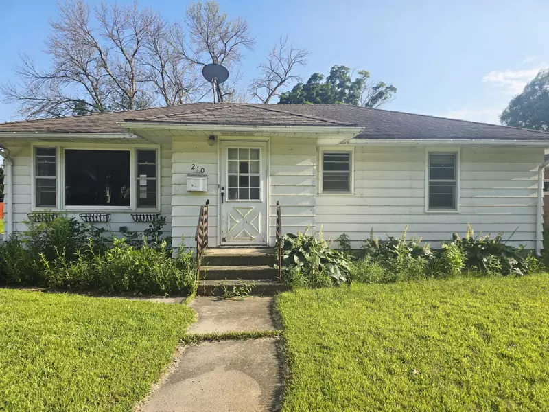 210 16th AVE NE, Austin, MN 55912