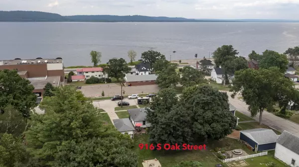 Lake City, MN 55041,916 S Oak ST