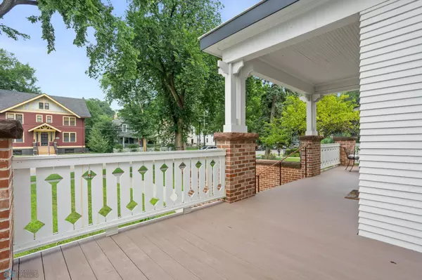 Fargo, ND 58103,1124 5th AVE S