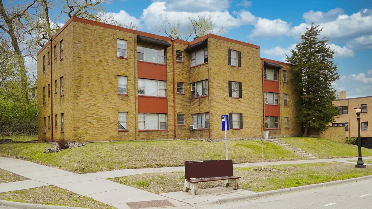 Saint Paul, MN 55104,235 Exeter PL