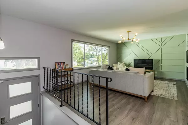 Eagan, MN 55123,1384 Amaryllis LN