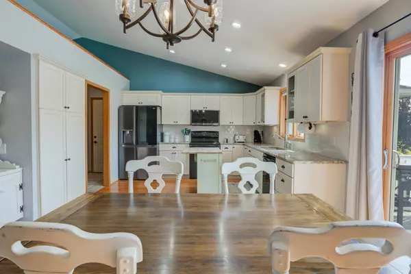 Wanamingo, MN 55983,2108 Mingoview DR
