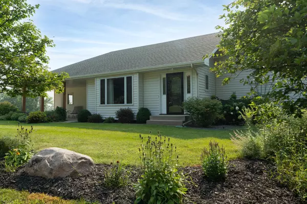 2108 Mingoview DR, Wanamingo, MN 55983