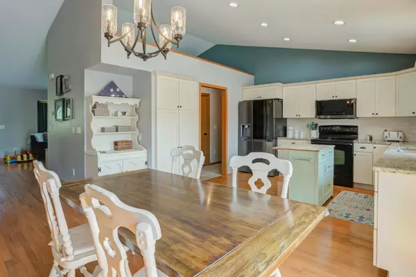 Wanamingo, MN 55983,2108 Mingoview DR