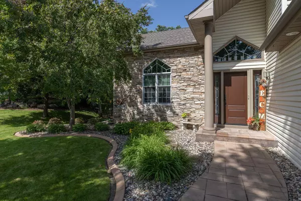 Lakeville, MN 55044,16240 Kenora CT