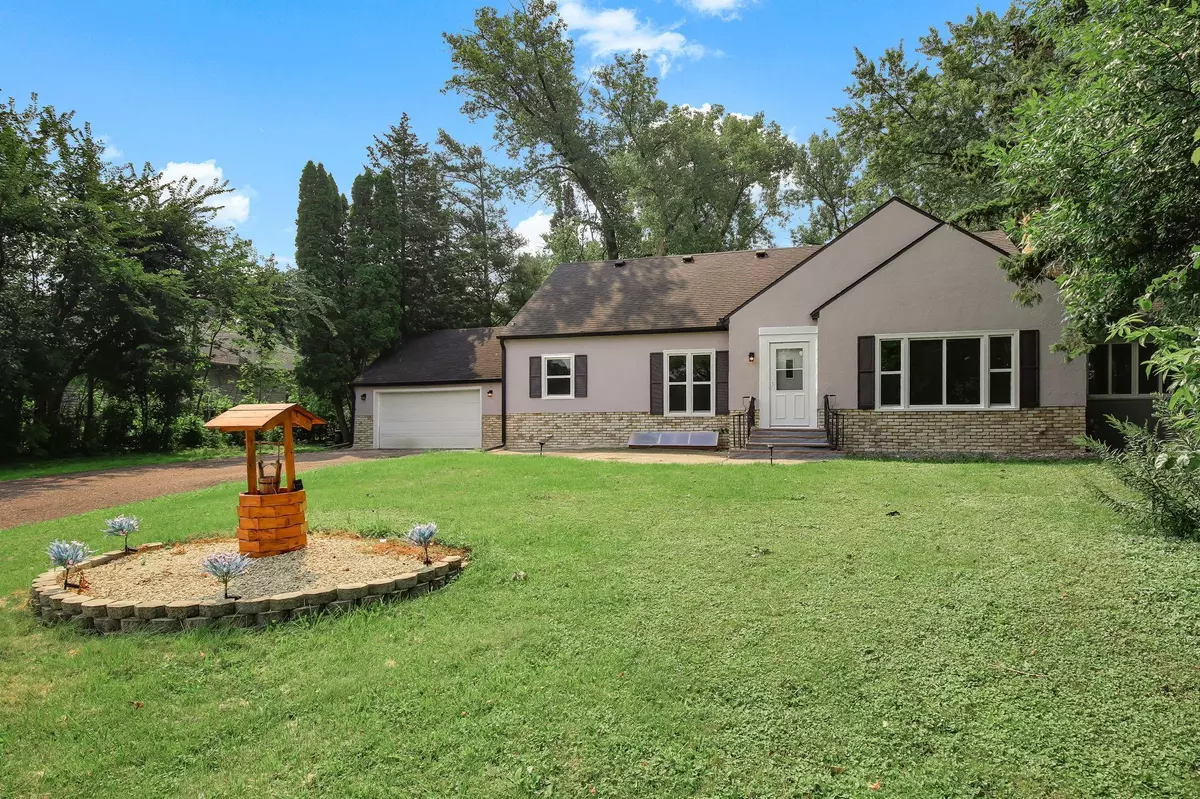 Maplewood, MN 55117,770 Viking DR E