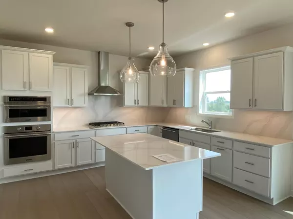 Lakeville, MN 55044,20382 Gadget CIR