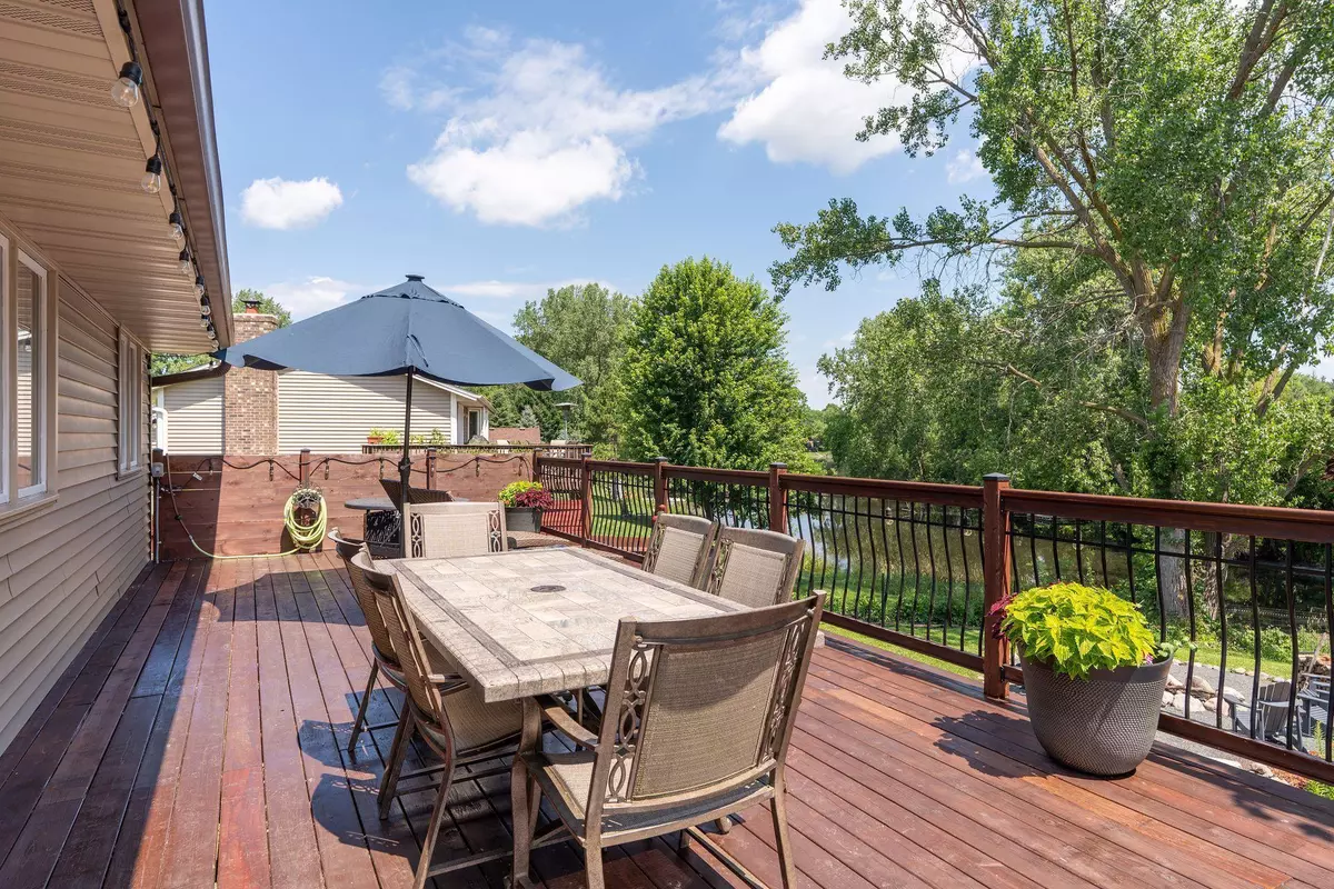 Shoreview, MN 55126,549 Vicki LN