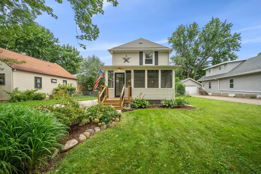 705 Spruce ST, Farmington, MN 55024