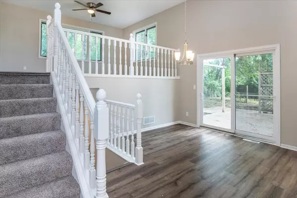 Maplewood, MN 55119,819 Dorland RD S