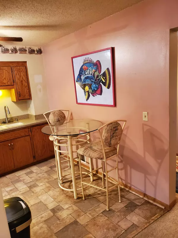 Eagan, MN 55122,4150 Knob CIR #123