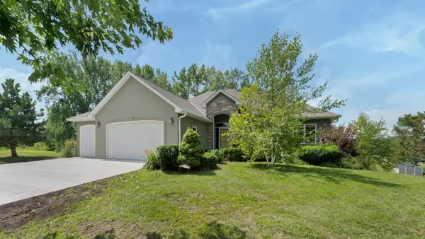 350 Trailstone DR SW, Cokato, MN 55321
