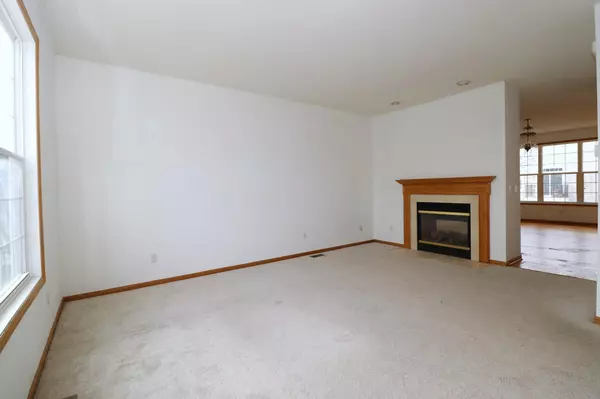 Shakopee, MN 55379,1728 Riverside DR