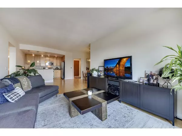 Minneapolis, MN 55401,100 3rd AVE S #2101