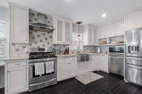5036 Richmond DR, Edina, MN 55436