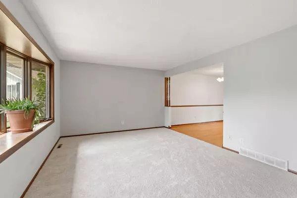 Brooklyn Park, MN 55444,8032 Vincent CIR N