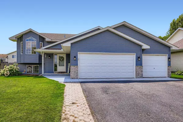 610 Sunset ST, Buffalo, MN 55313