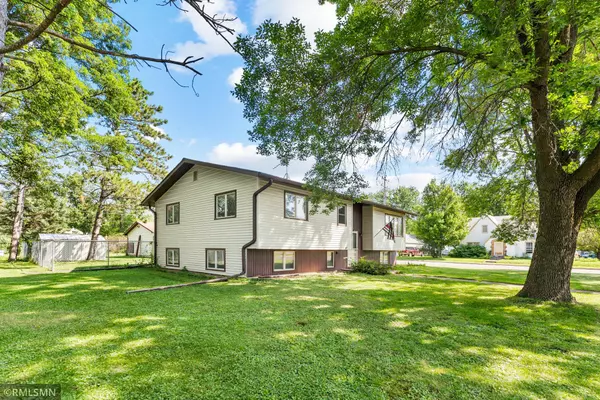 Rush City, MN 55069,425 W 2nd ST