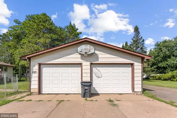 Rush City, MN 55069,425 W 2nd ST