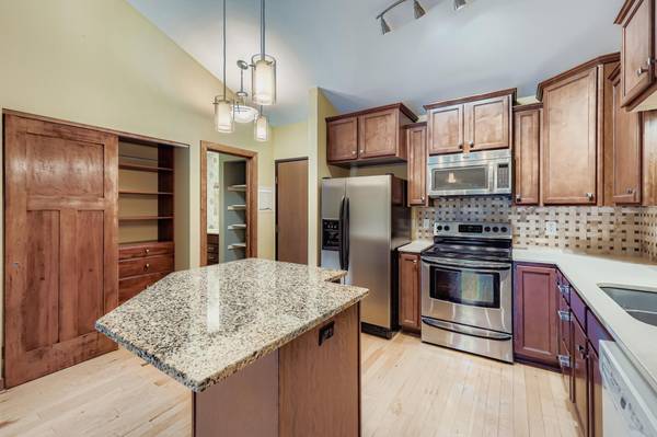 3850 Plymouth BLVD #318, Plymouth, MN 55446