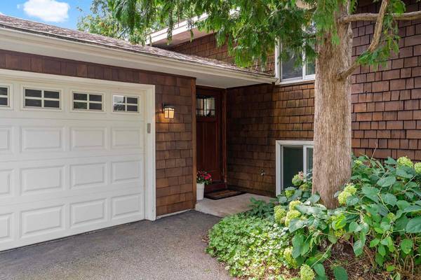 9409 Yosemite RD, Bloomington, MN 55437