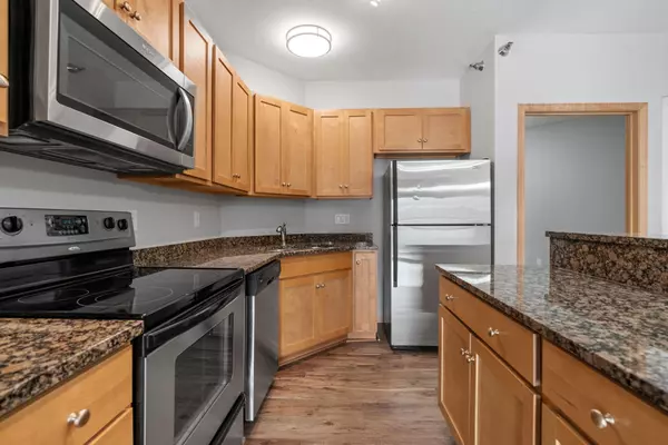 Saint Louis Park, MN 55426,1155 Ford RD #504