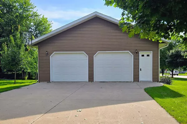 Pipestone, MN 56164,319 5th ST SW