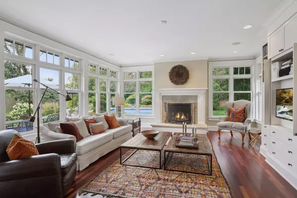 Edina, MN 55436,27 Circle W