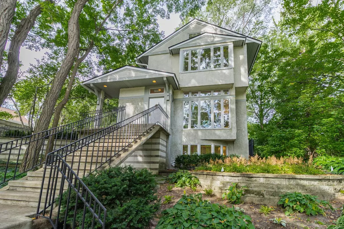 Saint Paul, MN 55116,555 Montcalm PL