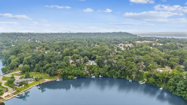 621 Mallalieu DR, Hudson, WI 54016